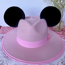 Cargar imagen en el visor de la galería, Orejas Negras - Sombrero de Ratón Panamá Corazón Rosa Rubor
