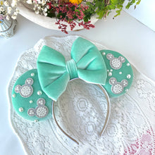 Cargar imagen en el visor de la galería, Mint Mouse Pearl Ears
